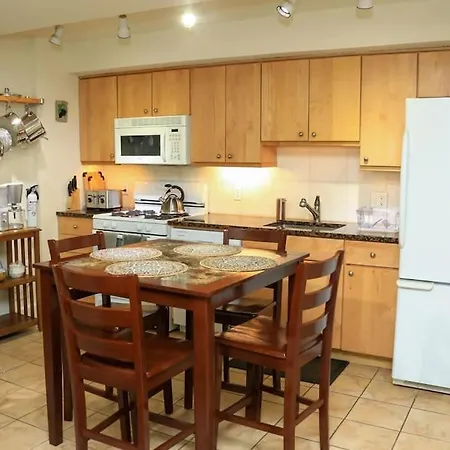Private Room With Private Bathroom Centrally Located Washington Exterior photo